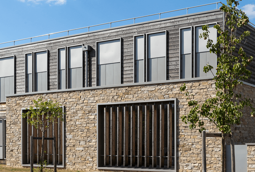 Stonepanel Sylvestre sur la façade du Lycée Clisson