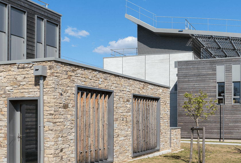 Stonepanel Sylvestre sur la façade du Lycée Clisson