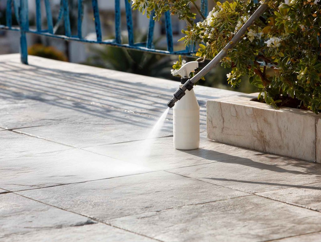 nettoyage terrasse pierre naturelle
