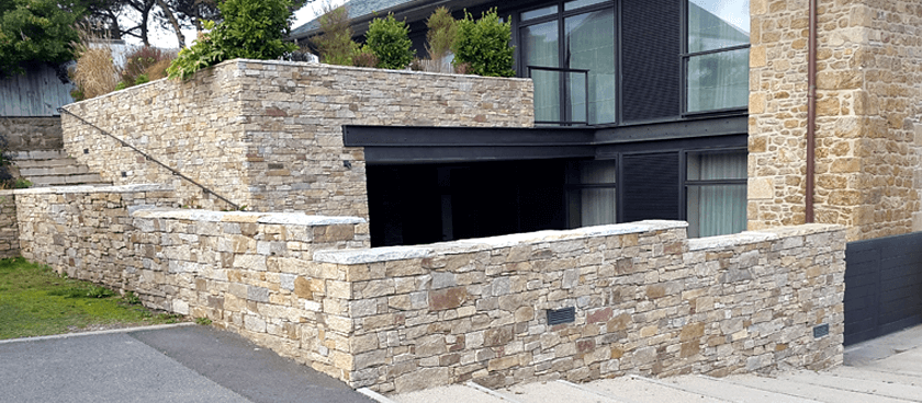 STONEPANEL® Sylvestre sur les murs extérieurs du Bénétin