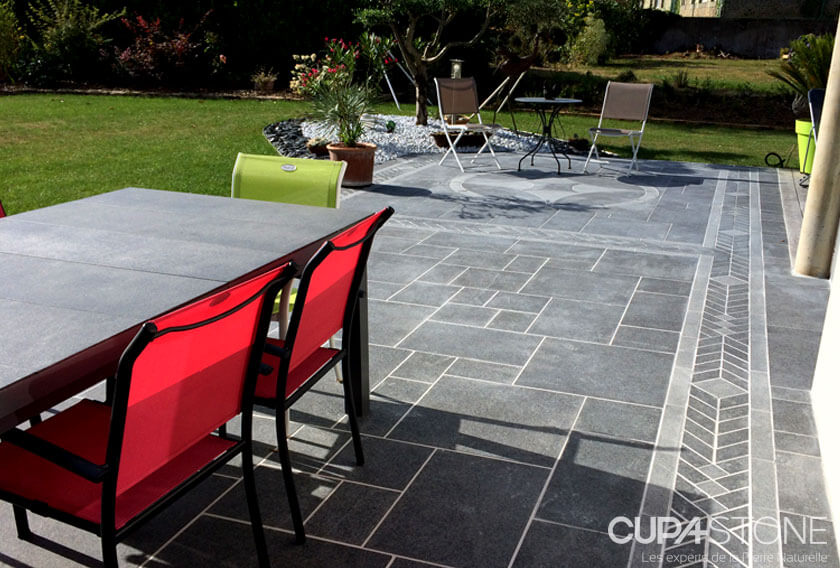 Terrasse en Granit Noir CUPA STONE à Muzillac