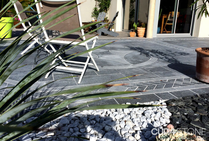 Terrasse en Granit Noir CUPA STONE à Muzillac