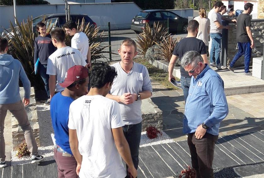 Les étudiants d'aménagement paysager chez CUPA STONE Pau