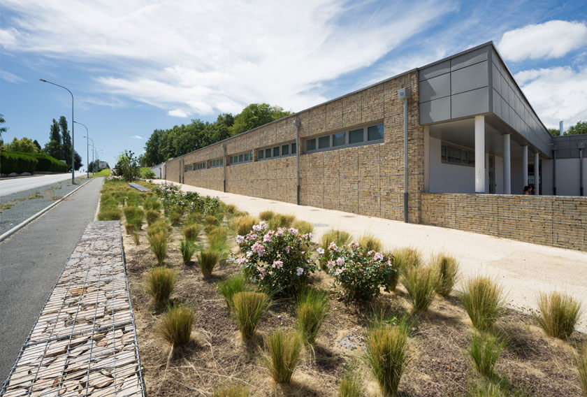 Gneiss de Saint-Yrieix pour le centre aquatique de la Souterraine