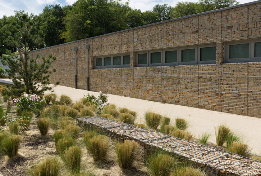 Gneiss de Saint-Yrieix pour le centre aquatique de la Souterraine