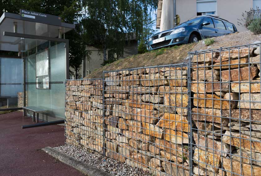 Gabions en Gneiss de Saint-Yrieix pour un projet d’aménagement paysager public près de Limoges