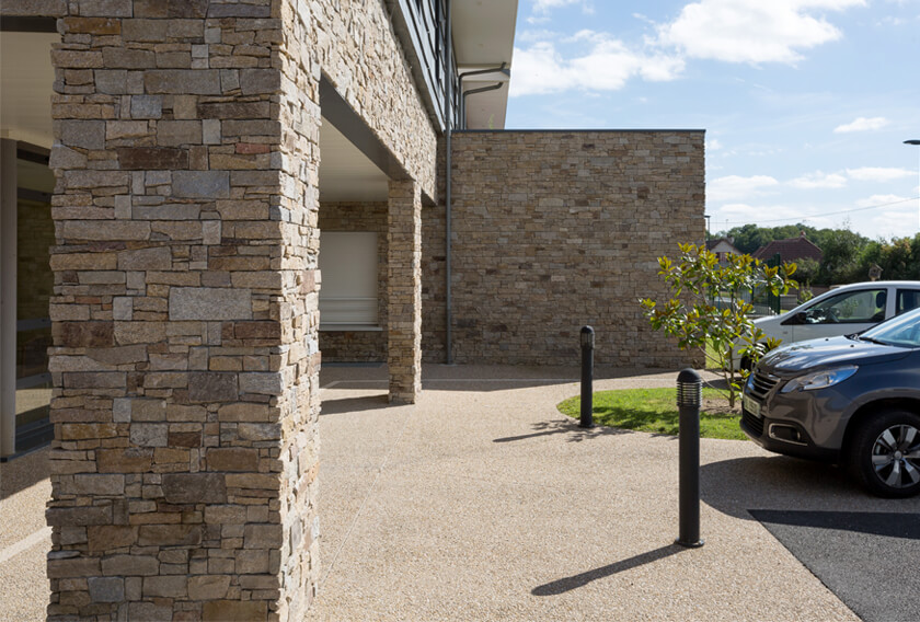 STONEPANEL® Sylvestre sur la façade de l’EHPAD de Saint-Étienne-de-Fursac