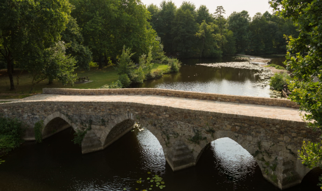 Granit Beige CUPA STONE pour la rénovation du Pont Boisseau