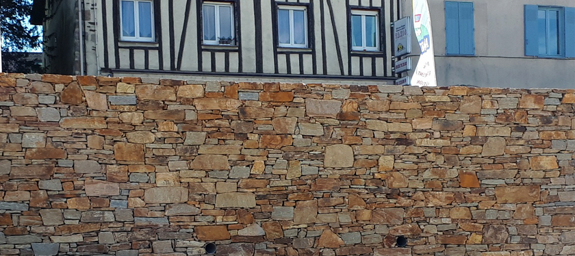Mur en Gneiss de Saint-Yrieix