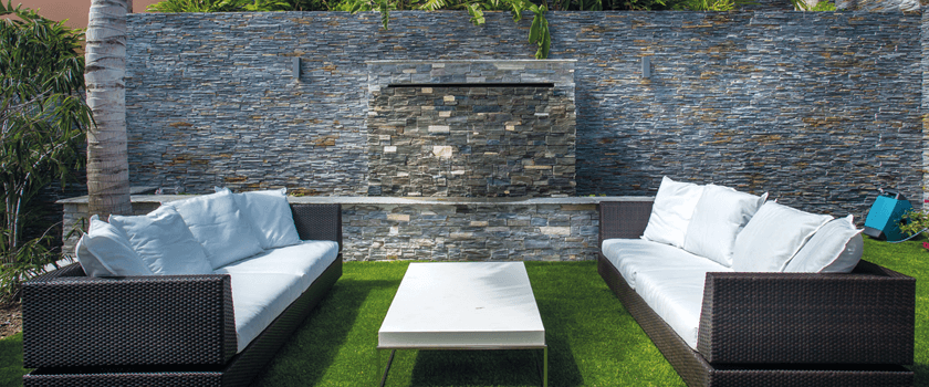 Stonepanel Jet Noir Lames Fines sur une terrasse