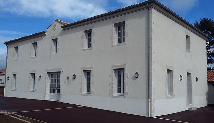 Le Collège Puy du Fou en pierre naturelle CUPA STONE