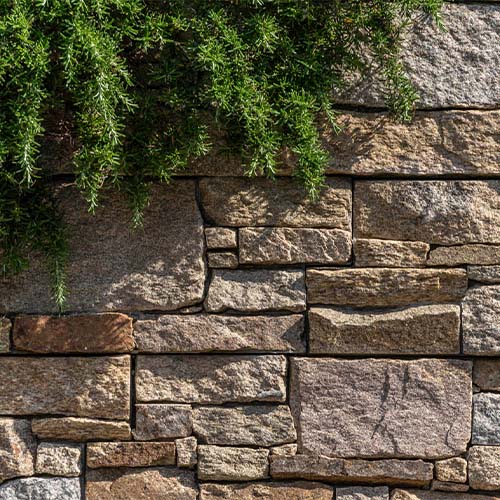 Stonepanel® est le seule panneau certifié en pierre naturelle, plus efficace et sécure, pour installer à l’extérieur.  Ce revetement mural à base de pierres naturelles peut être desormais posé jusqu’à 28 mètres  de hauteur selon le CSTB.