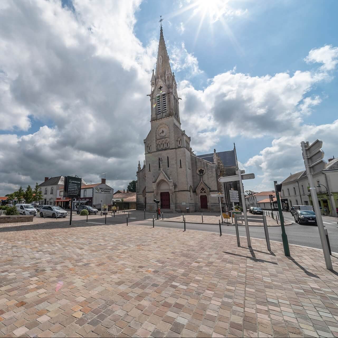 Revêtement de la Place Jean Yole