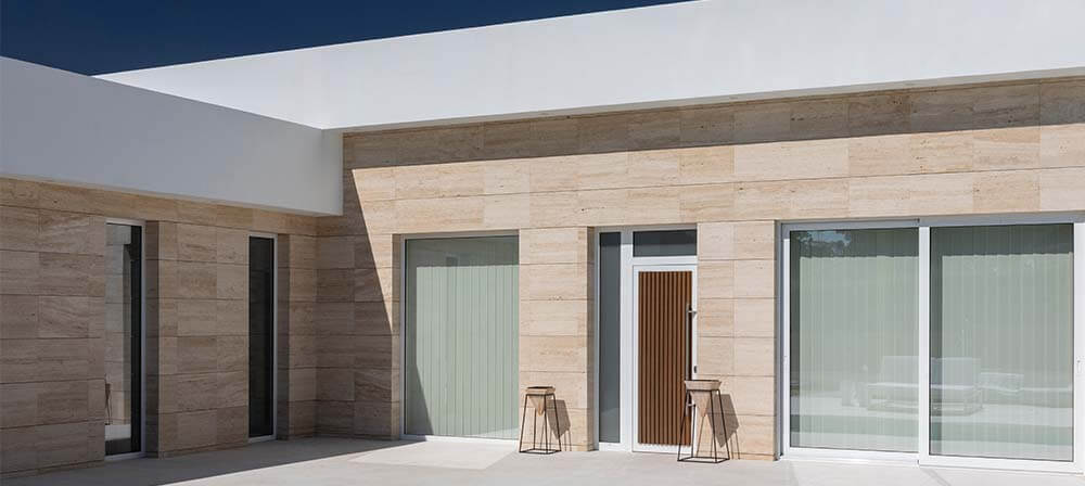 facade en travertin cupa stone