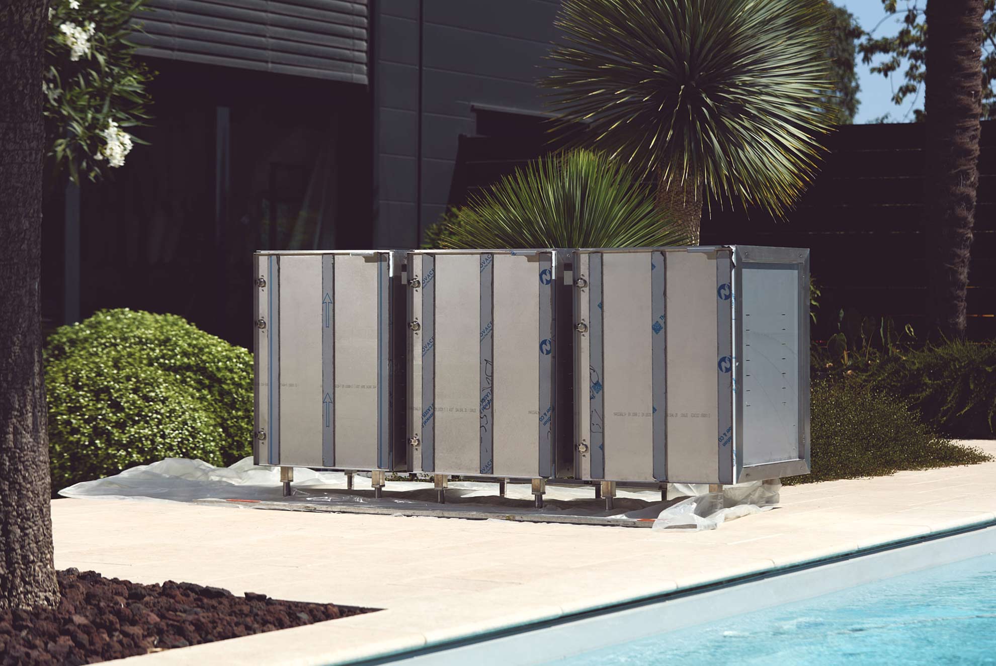 Étapes-d’installation-de-notre-cuisine-d’extérieure-modulaire-habillée-de-Ceratop-4